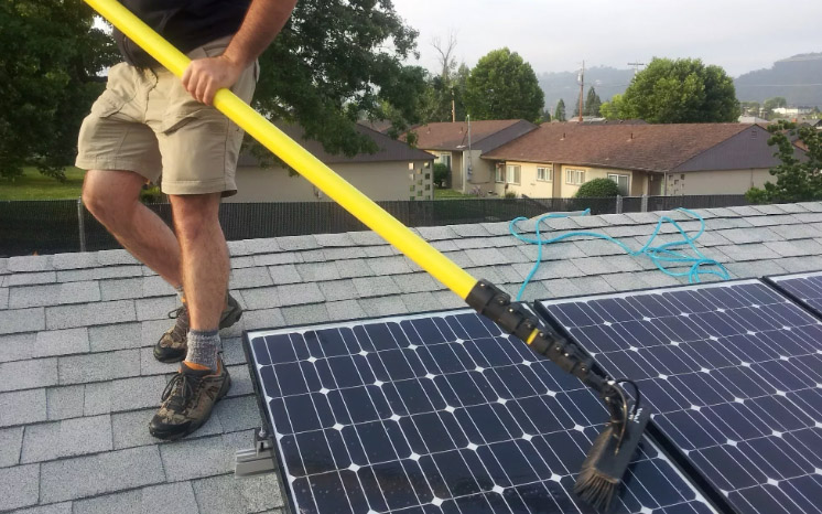 Обслуговування сонячних електростанцій